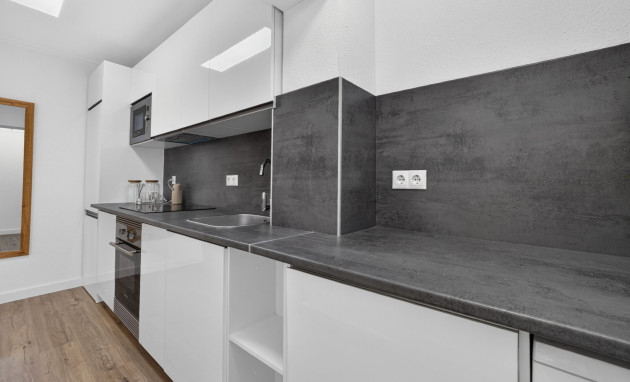 Resale - Apartment - Orihuela Costa - Villamartin