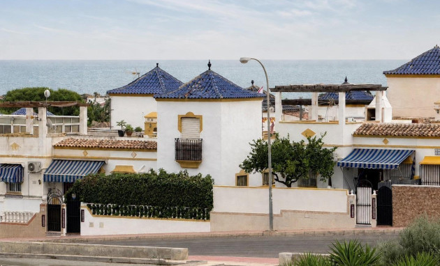 Herverkoop - Bungalow - Gelijkvloers - Torrevieja - La siesta