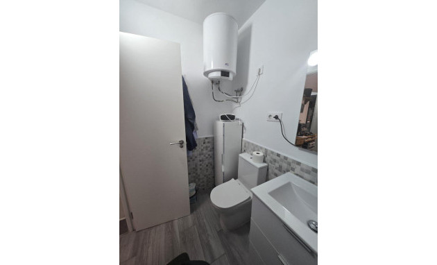 Herverkoop - Bungalow - Gelijkvloers - Torrevieja - La Siesta - El Salado - Torreta