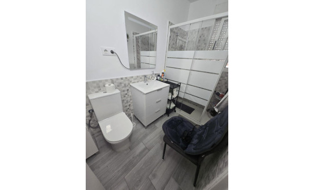 Herverkoop - Bungalow - Gelijkvloers - Torrevieja - La Siesta - El Salado - Torreta