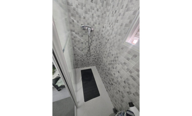 Herverkoop - Bungalow - Gelijkvloers - Torrevieja - La Siesta - El Salado - Torreta