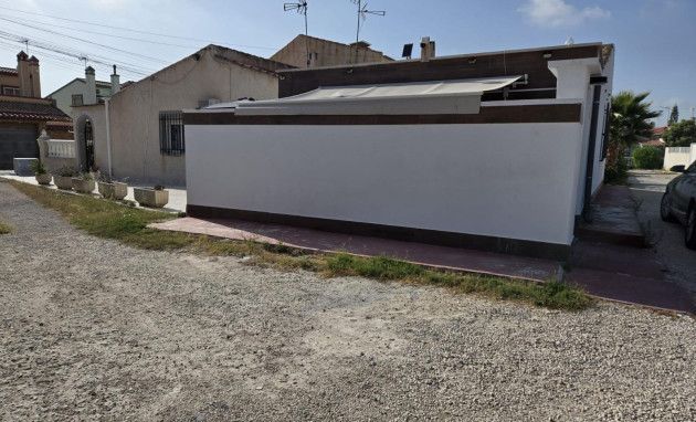 Herverkoop - Bungalow - Gelijkvloers - Torrevieja - La Siesta - El Salado - Torreta