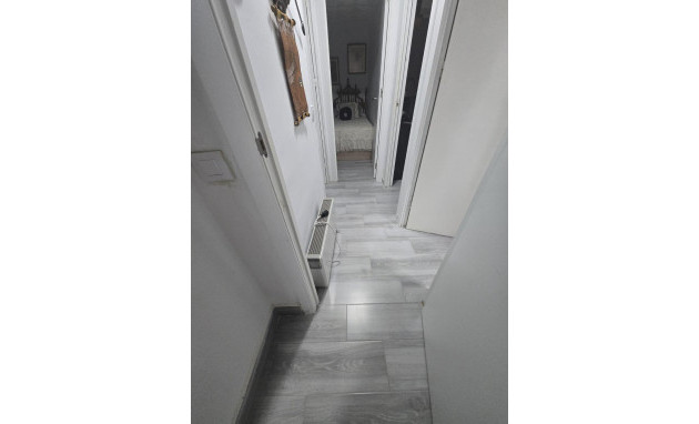 Herverkoop - Bungalow - Gelijkvloers - Torrevieja - La Siesta - El Salado - Torreta