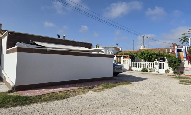 Herverkoop - Bungalow - Gelijkvloers - Torrevieja - La Siesta - El Salado - Torreta