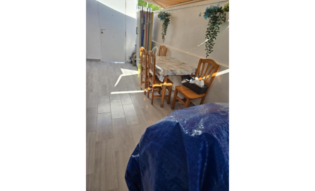 Herverkoop - Bungalow - Gelijkvloers - Torrevieja - La Siesta - El Salado - Torreta