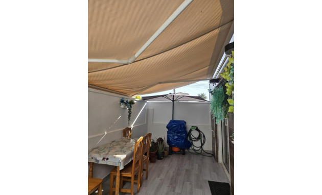 Herverkoop - Bungalow - Gelijkvloers - Torrevieja - La Siesta - El Salado - Torreta