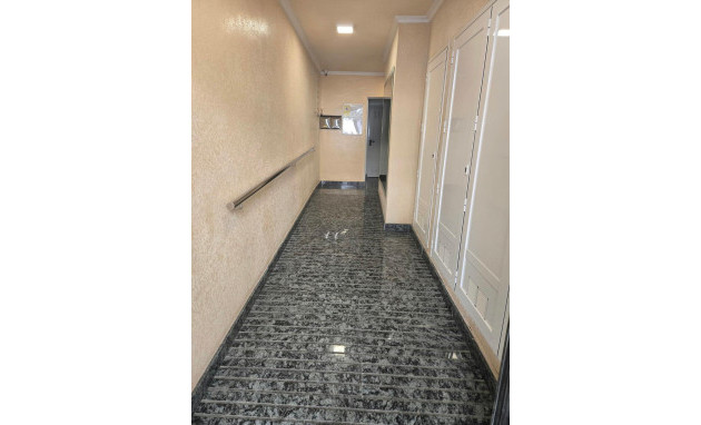 Resale - Apartment - Torrevieja - torrevieja
