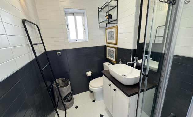 Resale - Bungalow - Groundfloor - Torrevieja - Los Balcones - Los Altos del Edén