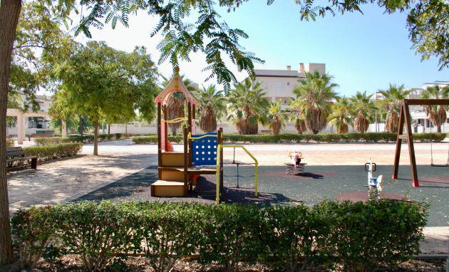 Resale - Bungalow - Groundfloor - Pilar de la Horadada - Mil Palmeras