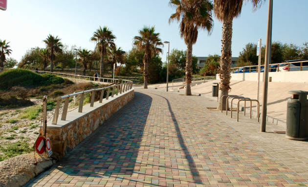 Resale - Bungalow - Groundfloor - Pilar de la Horadada - Mil Palmeras
