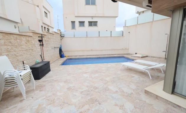 Herverkoop - Villa - Orihuela Costa - Villamartín-Las Filipinas
