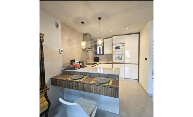 Resale - Apartment - Guardamar del Segura - Urbanizaciones
