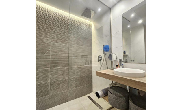 Resale - Apartment - Guardamar del Segura - Urbanizaciones