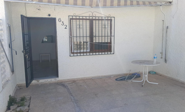 Herverkoop - Bungalow - Gelijkvloers - Torrevieja - Torretas