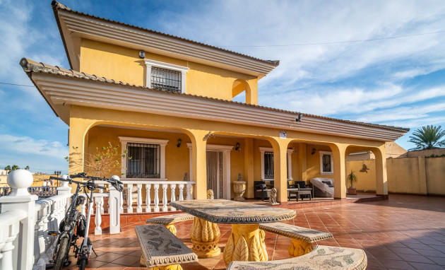 Resale - Villa - Torrevieja - LOS BALCONES - LOS ALTOS