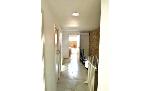 Herverkoop - Herenhuis - Torrevieja - Los balcones