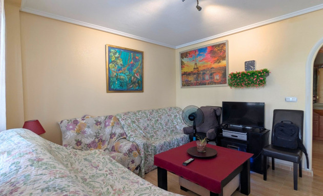 Reventa - Quad House - Lo Crispin
