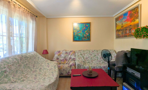 Reventa - Quad House - Lo Crispin