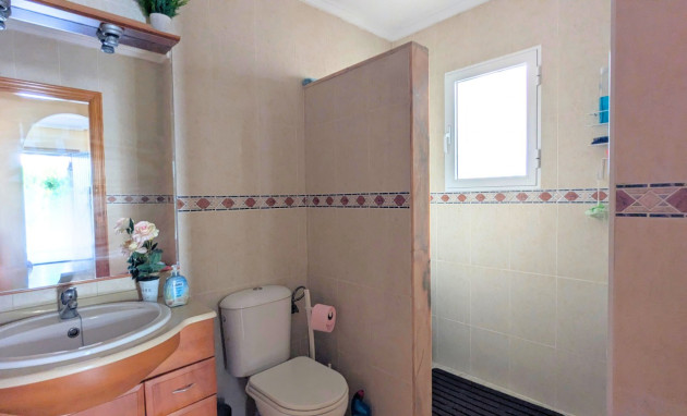 Reventa - Quad House - Lo Crispin