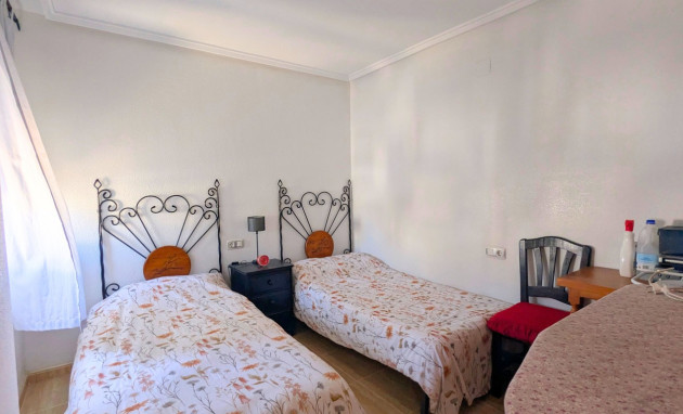 Reventa - Quad House - Lo Crispin