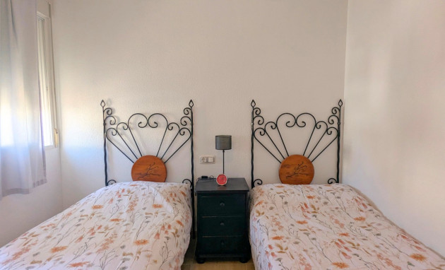 Reventa - Quad House - Lo Crispin
