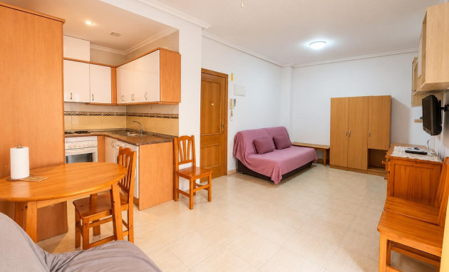 Reventa - Studio - Torrevieja - Estacion de autobuses
