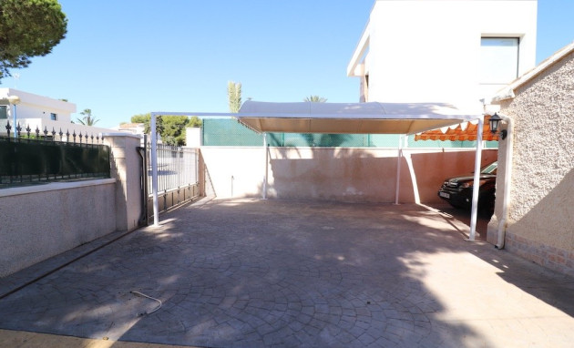 Resale - Villa - Orihuela Costa - Punta Prima