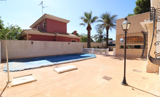 Resale - Villa - Orihuela Costa - Punta Prima