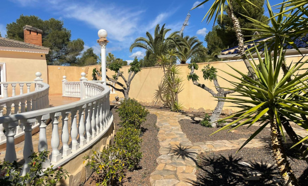 Resale - Villa - Orihuela Costa - Villamartín