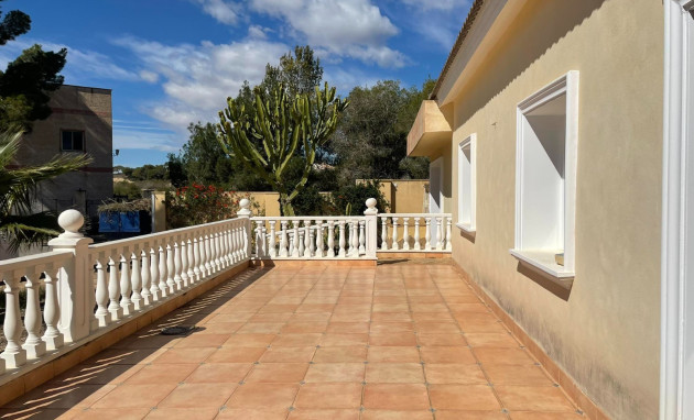 Resale - Villa - Orihuela Costa - Villamartín