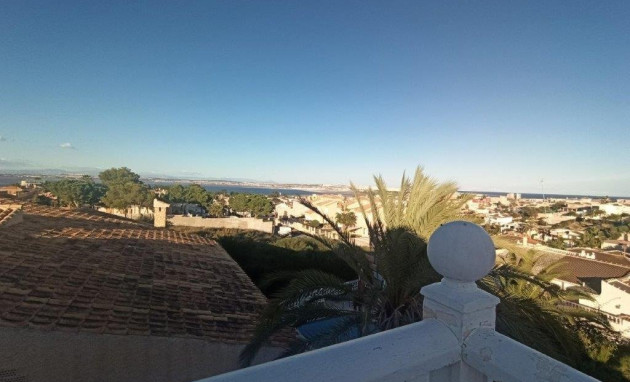 Herverkoop - Villa - Torrevieja - Los balcones