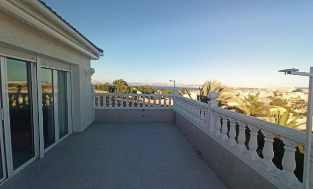 Herverkoop - Villa - Torrevieja - Los balcones